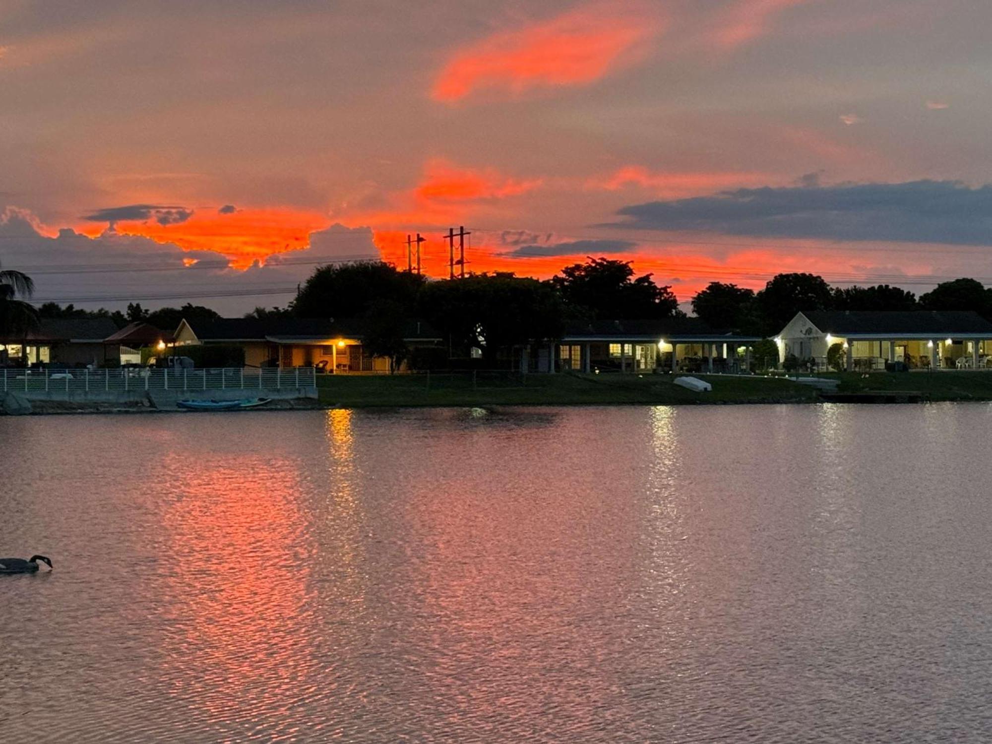 Ferienhaus Best Location Iconic 4bd Waterfront Luxury Mia *