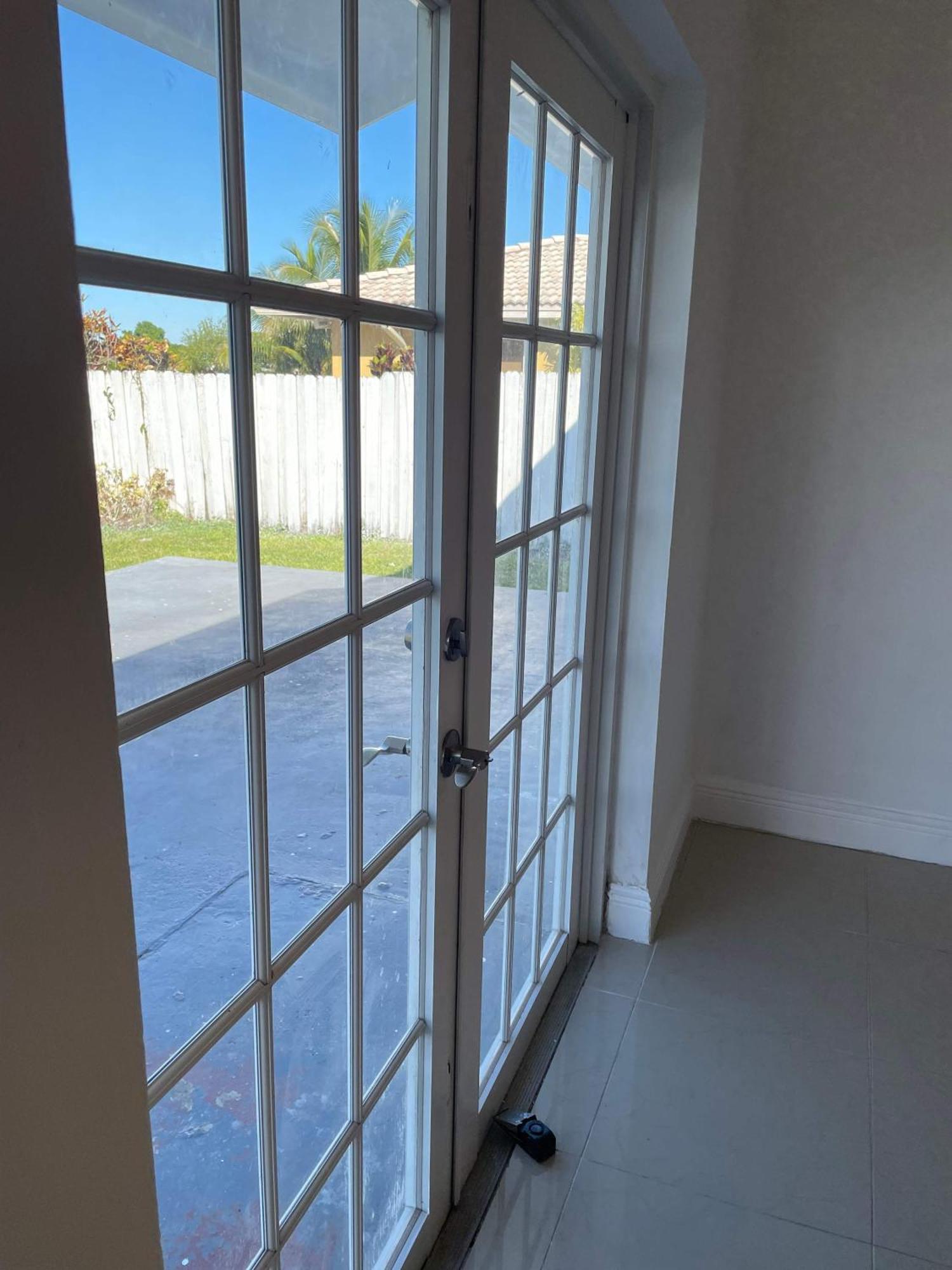 Best Location Iconic 4bd Waterfront Luxury Mia Holiday home