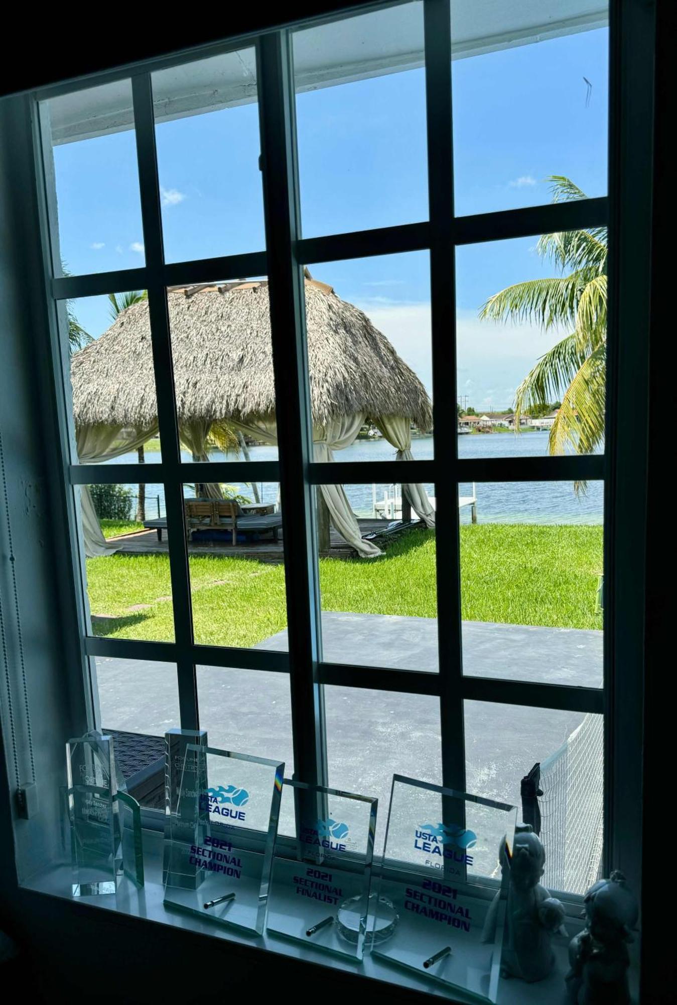 Best Location Iconic 4bd Waterfront Luxury Mia Holiday home Miami