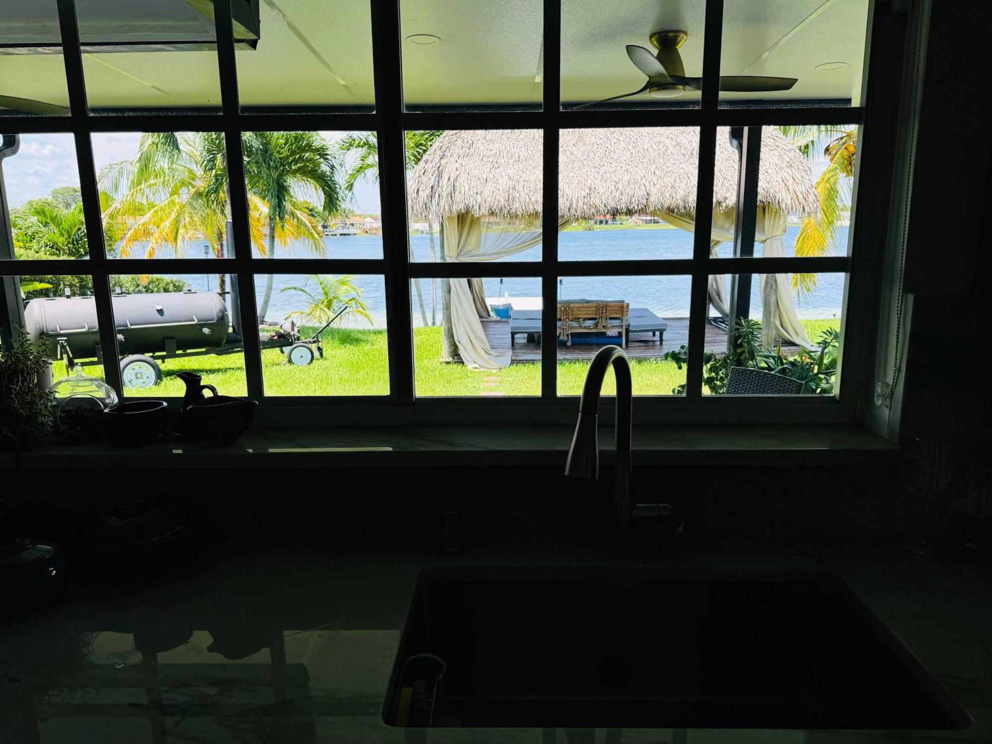 Best Location Iconic 4bd Waterfront Luxury Mia